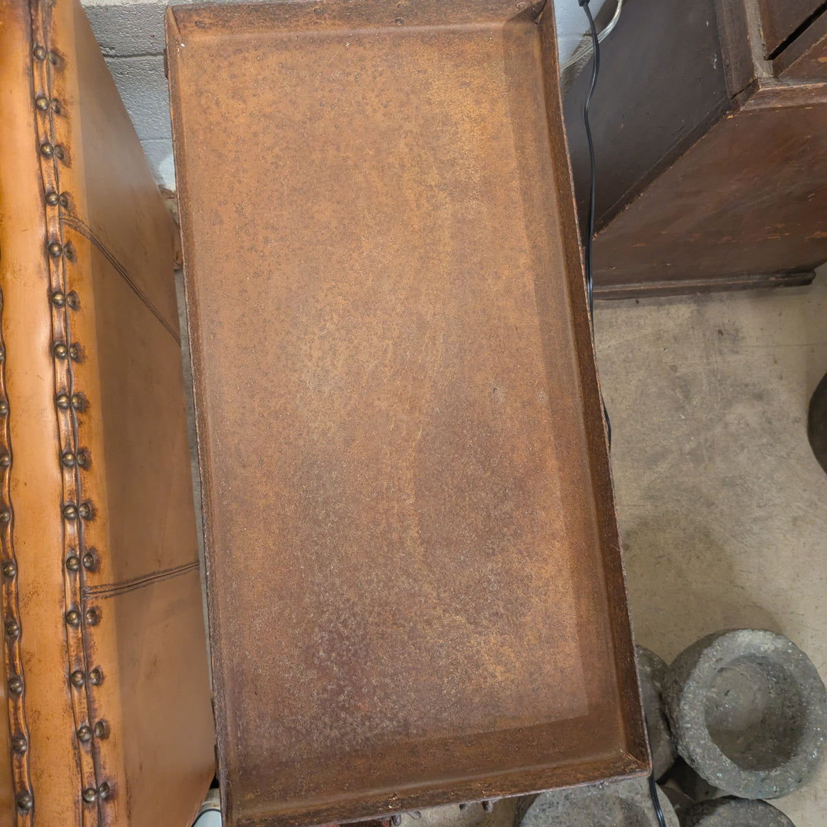 Cadre Tray Table