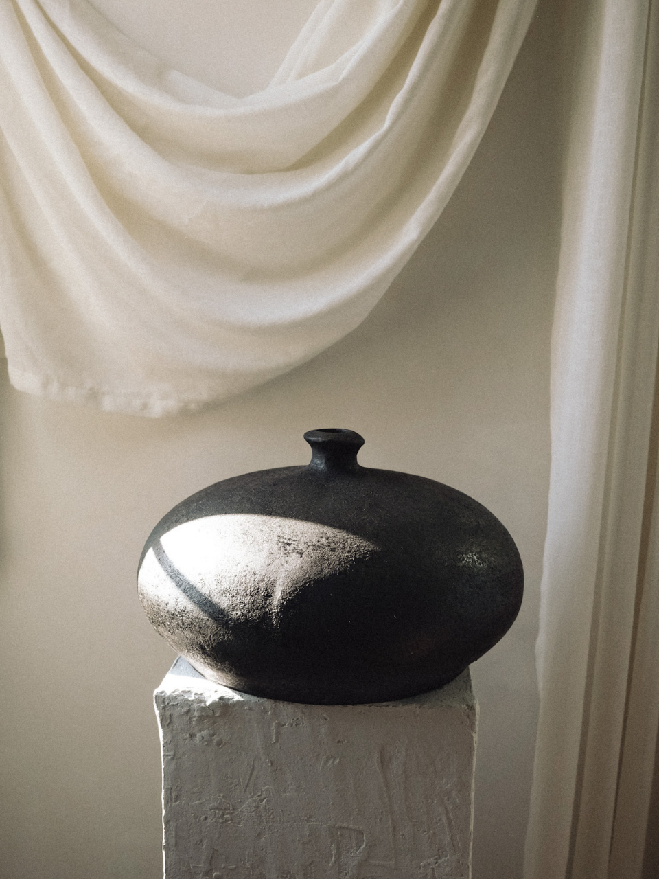 Noir Vessel