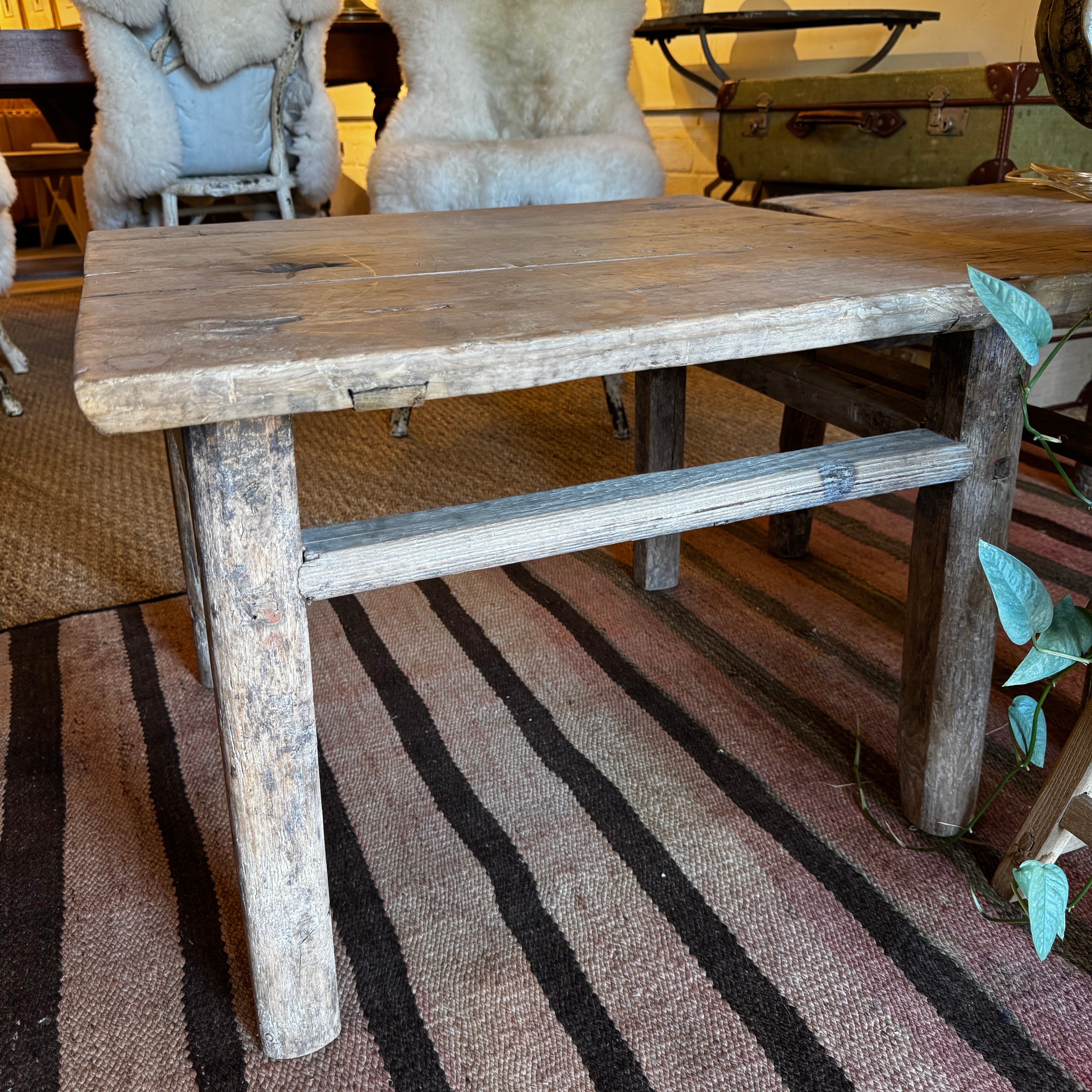 Roux Side Table – La Racine