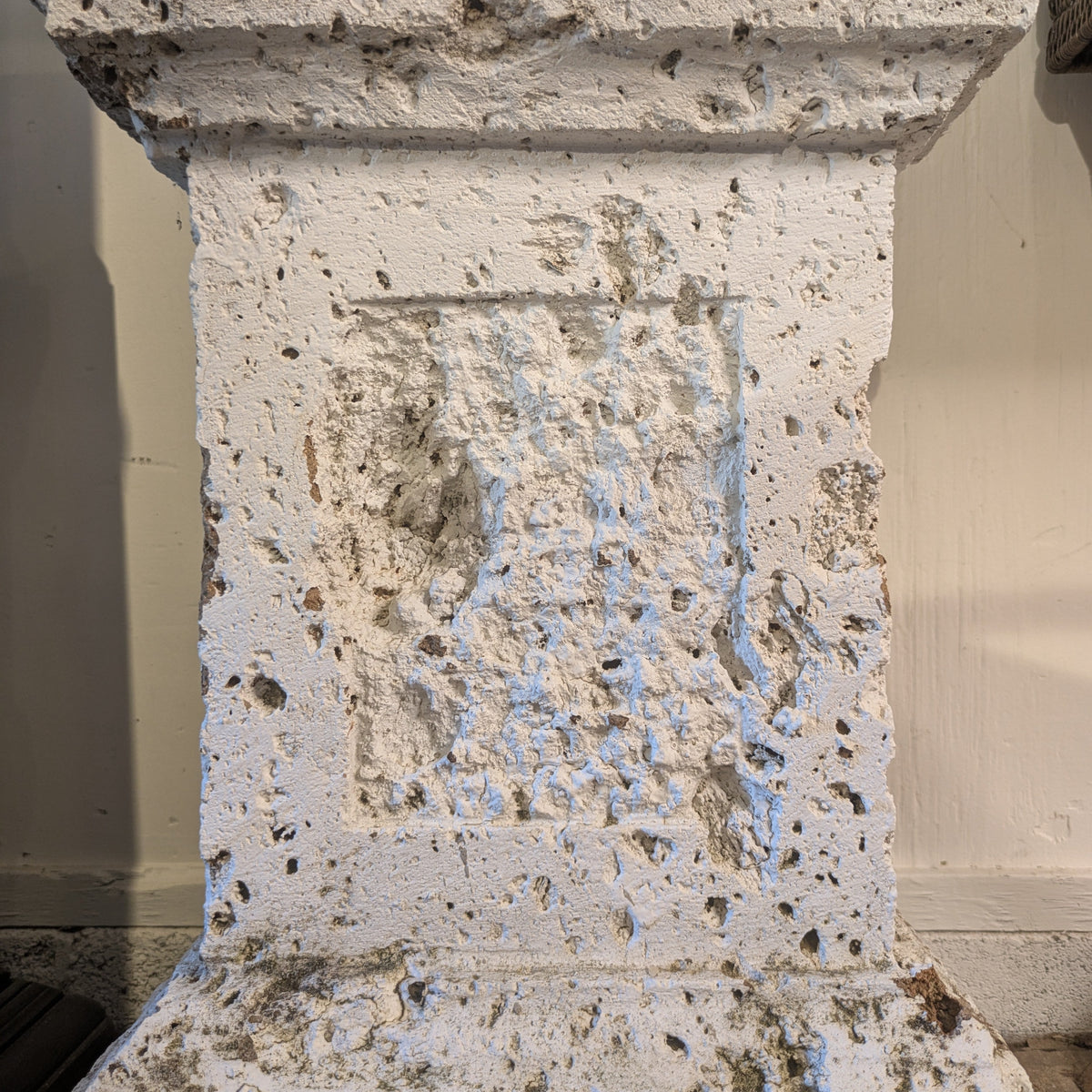 Flèche Columns, Pair