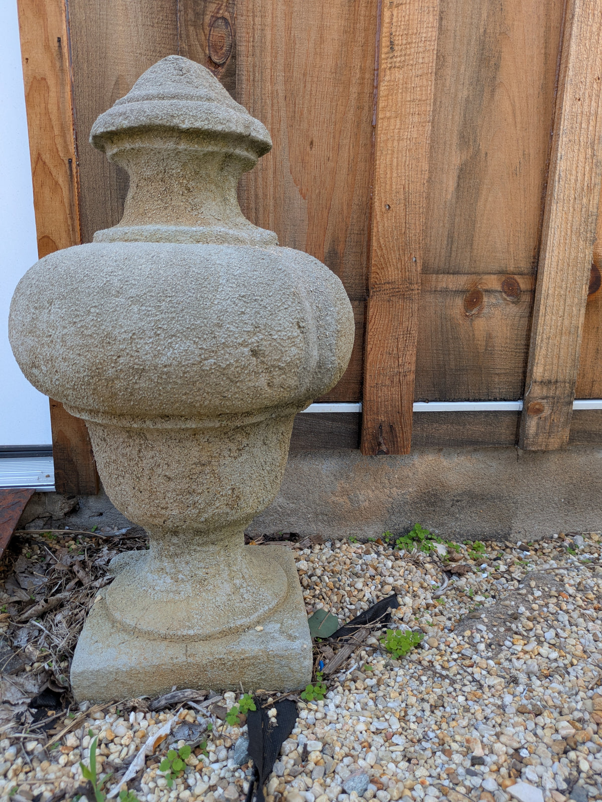 Full view of one Valmont garden finial. Sold as a pair.
